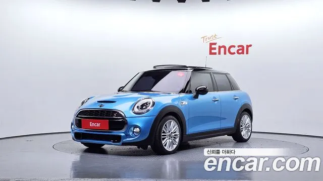 MINI Cooper S 5 Base 3