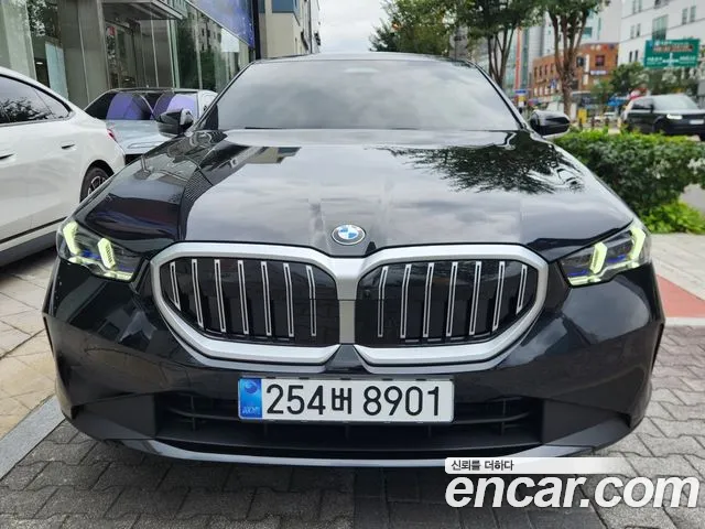 BMW 5 (G60) 520i