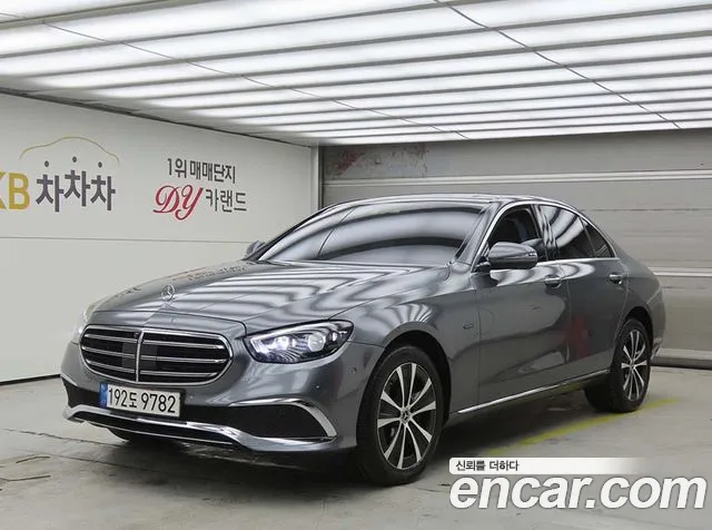 Mercedes-Benz E- W213 E300e 4MATIC Exclusive