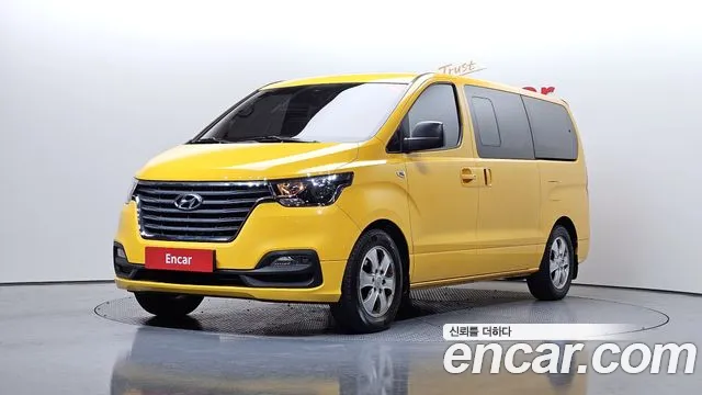 Hyundai The New Grand Starex 12