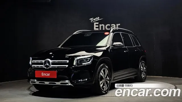 Mercedes-Benz GLB- X247 GLB220