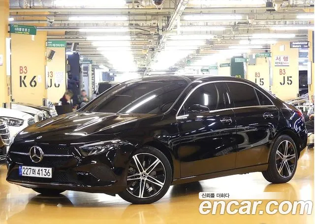 Mercedes-Benz A- W177 A220