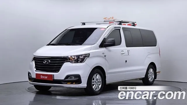 Hyundai The New Grand Starex