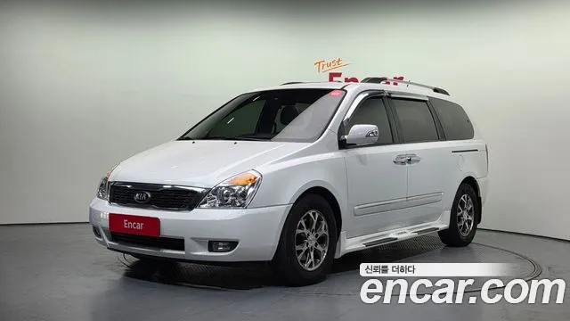 Kia Carnival R Carnival GLX Premium