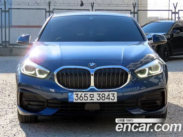 BMW 1 (F40) 120i