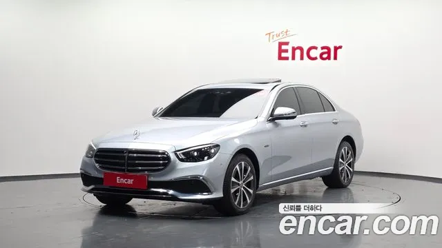 Mercedes-Benz E- W213 E300e 4MATIC Exclusive