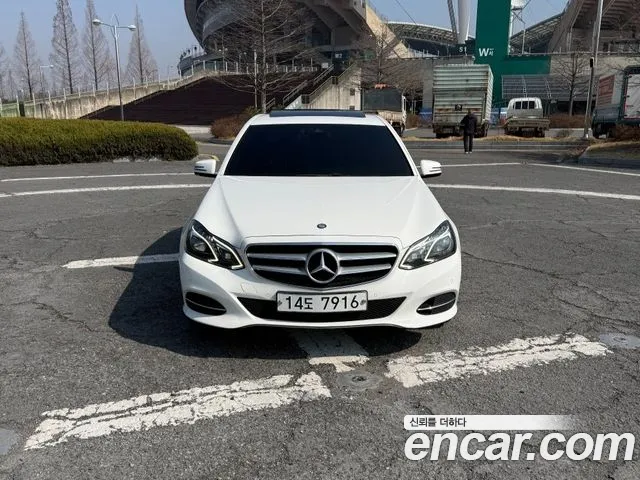 Mercedes-Benz E- W212 E220 CDI