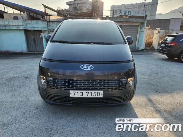 Hyundai Staria 4WD 11