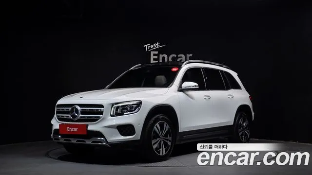 Mercedes-Benz GLB- X247 GLB220