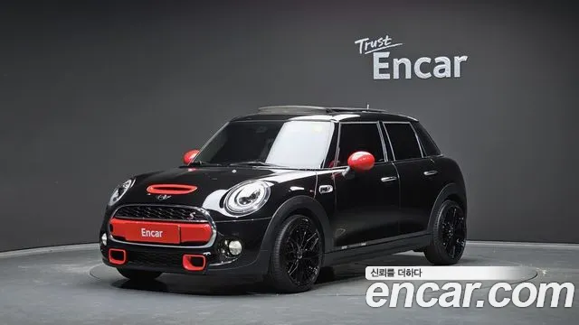 MINI Cooper S 5 Base 3