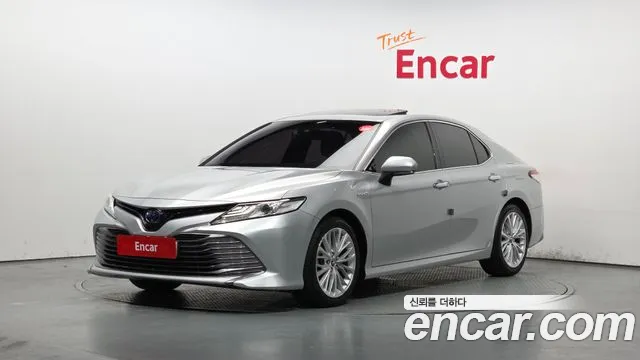 Toyota Camry (XV70) 2.5 XLE Hybrid
