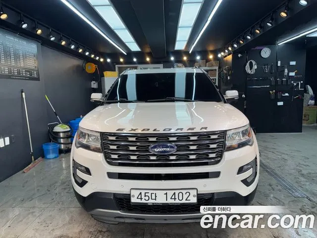 Ford Explorer 2.3 Limited 4WD 5