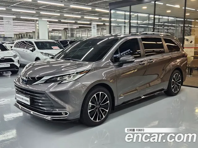 Toyota 4 2.5 Hybrid AWD