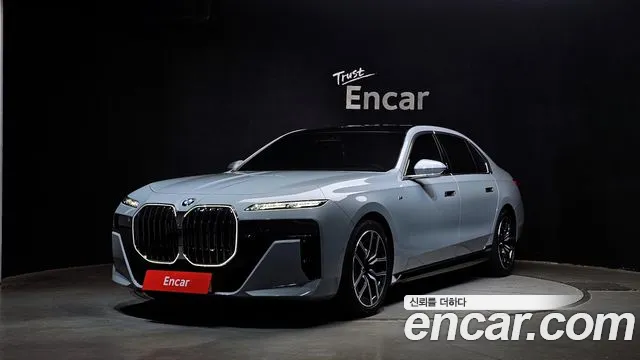 BMW 7 (G70) 740i sDrive M