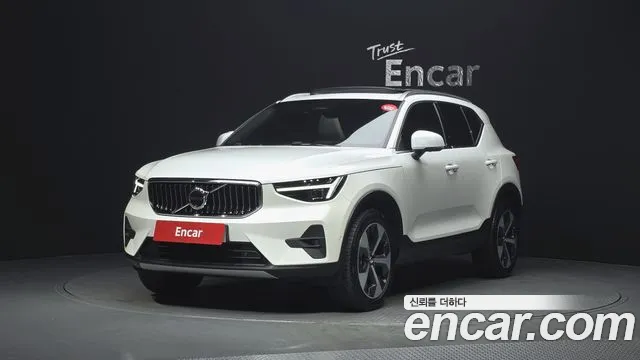 Volvo XC40 B4