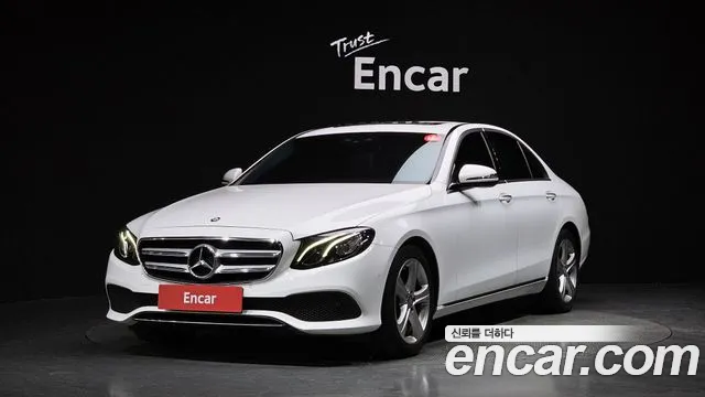 Mercedes-Benz E- W213 E200