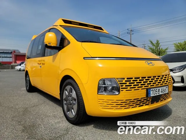 Hyundai Staria L3.5 15