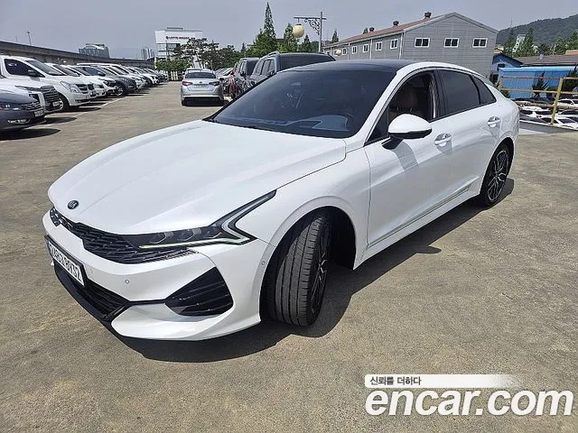 Kia K5 III 1.6 Turbo Signature