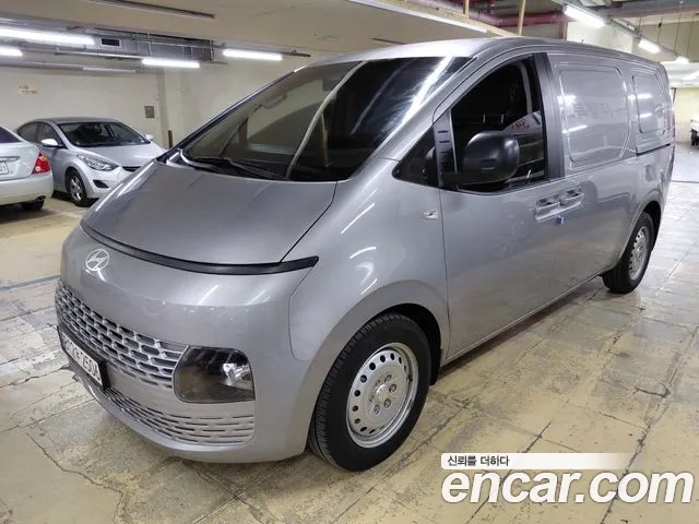 Hyundai Staria 3
