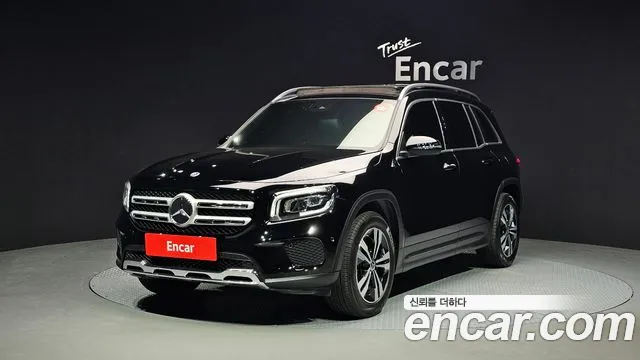 Mercedes-Benz GLB- X247 GLB220
