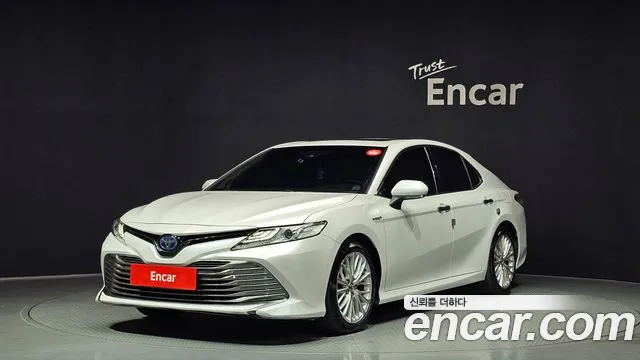 Toyota Camry (XV70) 2.5 XLE Hybrid