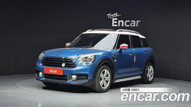 MINI Cooper Countryman Base 2