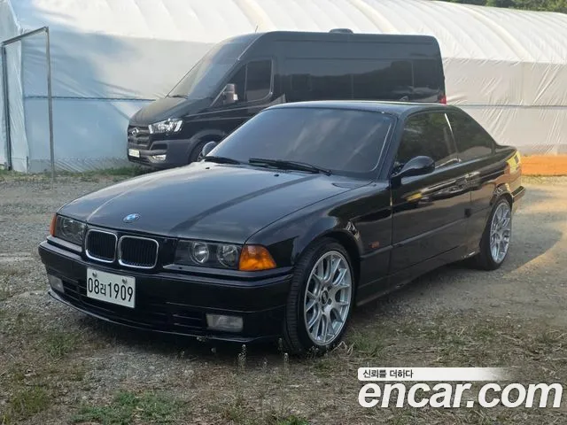 BMW 3 323Ci E36