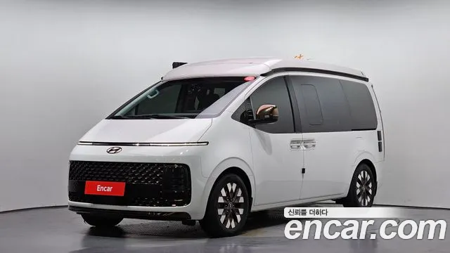 Hyundai Staria 2WD Prestige 4