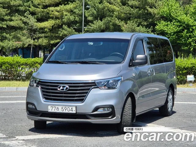 Hyundai The New Grand Starex 11