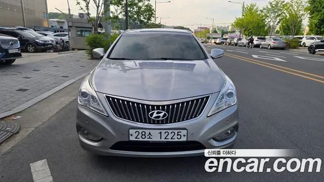 Hyundai Grandeur HG HG240