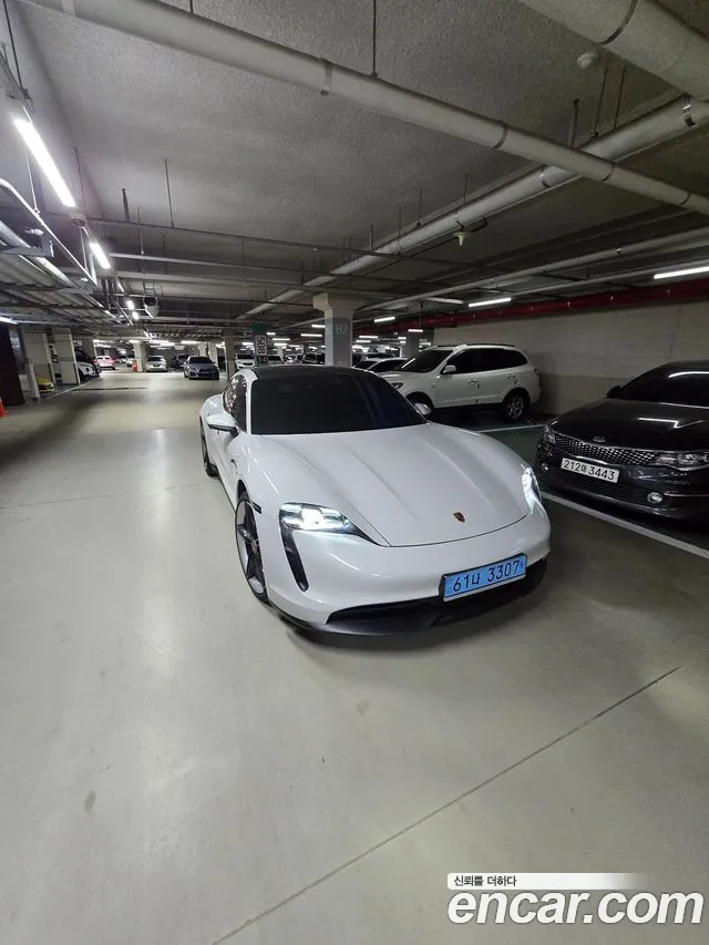 Porsche Taycan 4S