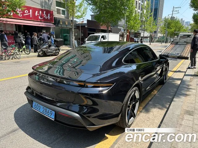 Porsche Taycan 4S