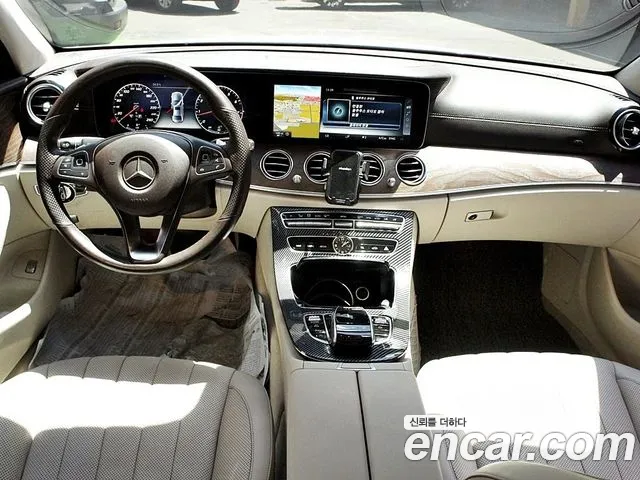 Mercedes-Benz E- W213 E300 4MATIC Exclusive