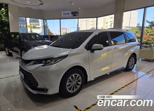 Toyota 4 2.5 Hybrid AWD