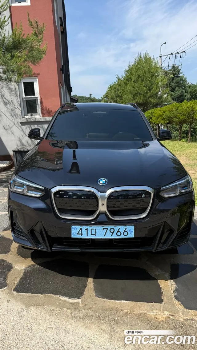 BMW iX3 M
