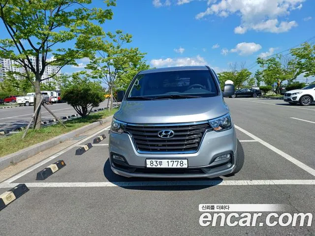 Hyundai The New Grand Starex 3