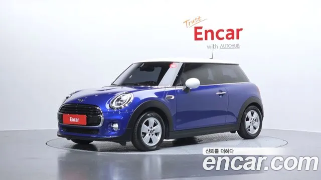 MINI Cooper Base 3
