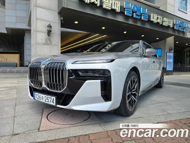 BMW 7 (G70) 740i sDrive M