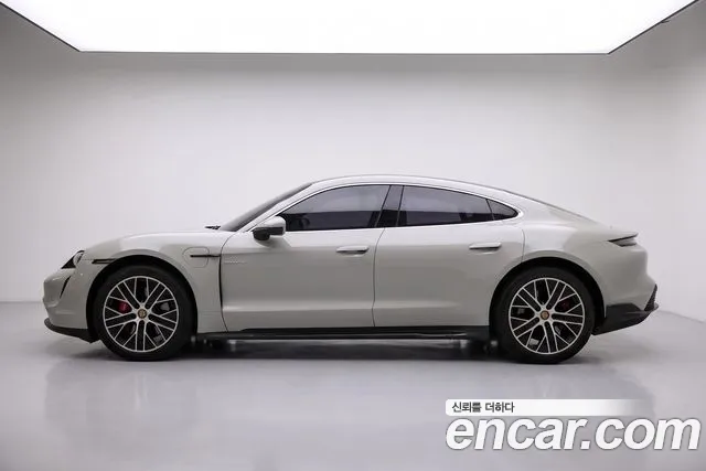 Porsche Taycan 4S