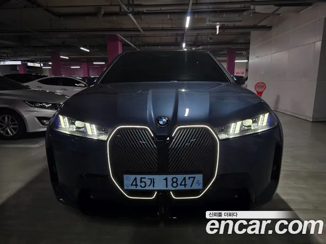 BMW iX xDrive45 M