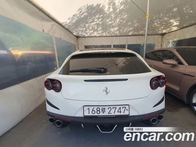 Ferrari GTC4 T 3.9 V8