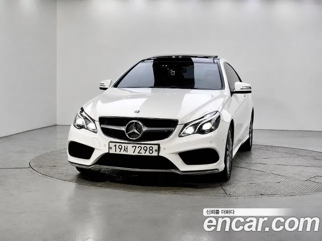 Mercedes-Benz E- W212 E200