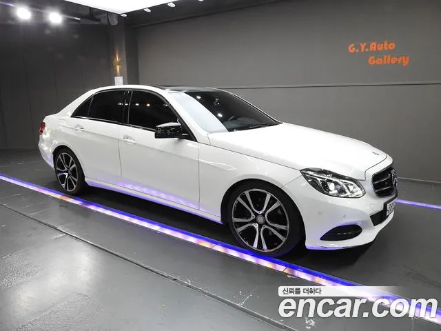 Mercedes-Benz E- W212 E220