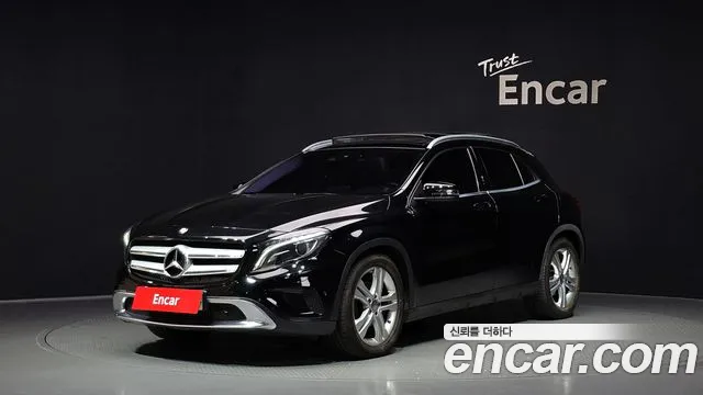 Mercedes-Benz GLA- X156 GLA200 d 4MATIC