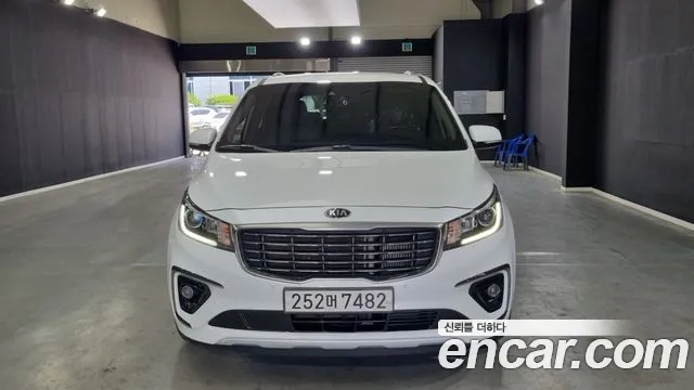 Kia The New Carnival 9 Prestige