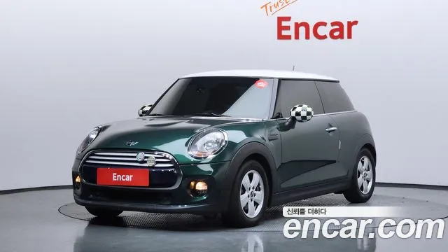 MINI Cooper Base 3