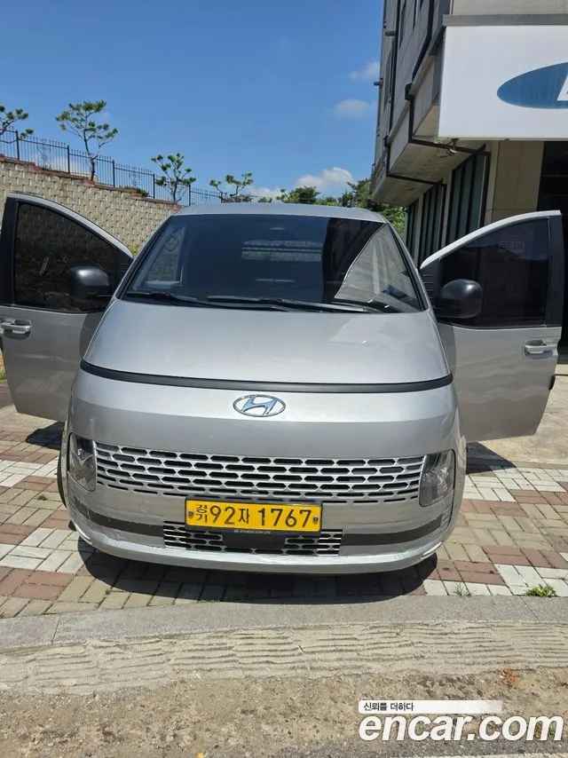 Hyundai Staria 3