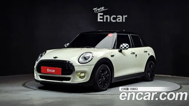 MINI Cooper 5 Base 3