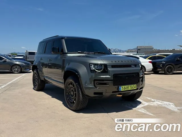 Land Rover Defender (L663) 110 P635 1