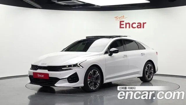 Kia K5 III 2.0 Signature